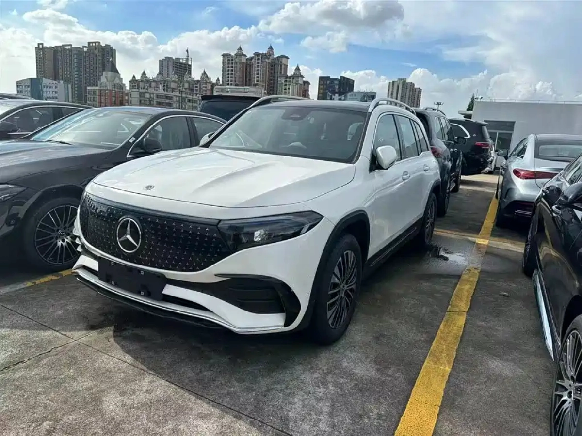 MERCEDES BENZ EQB  2025