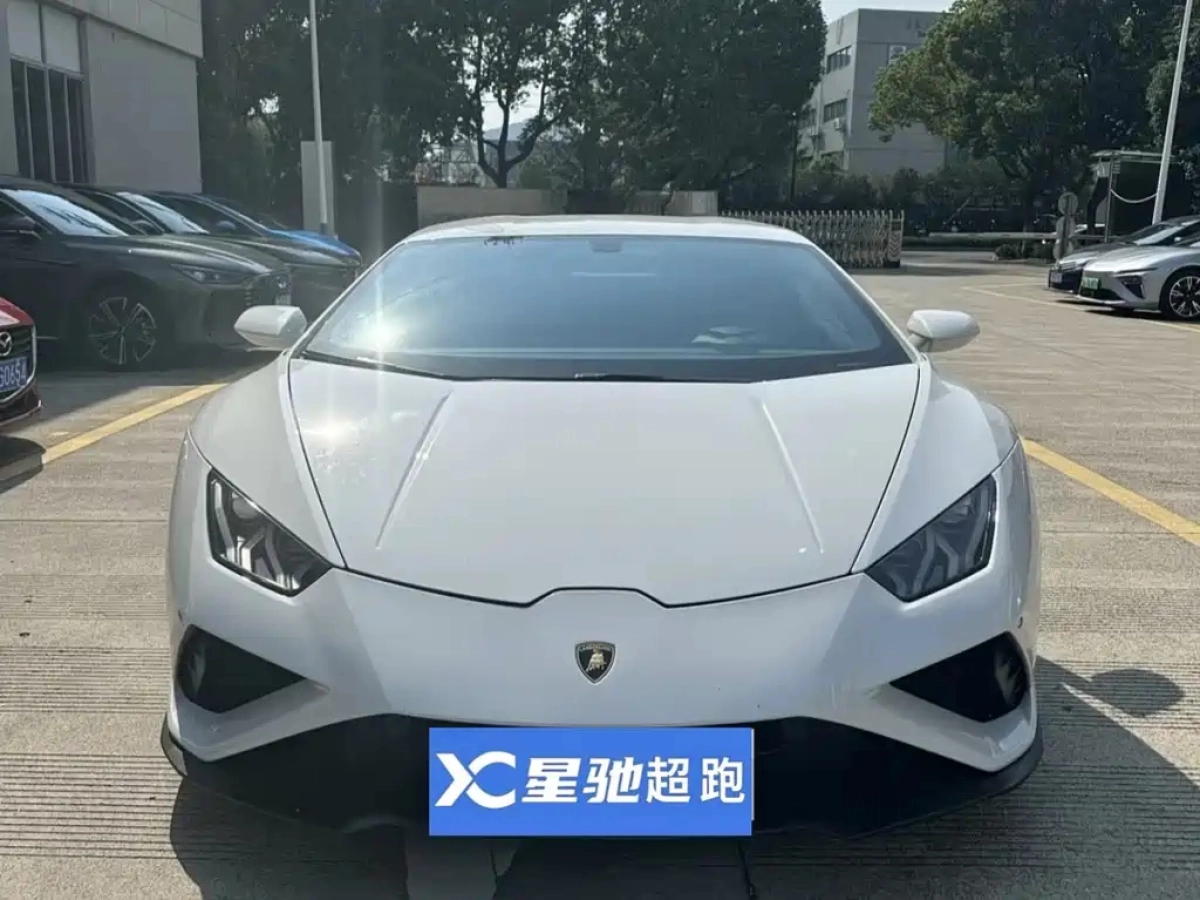 LAMBORGHINI HURACAN  2021