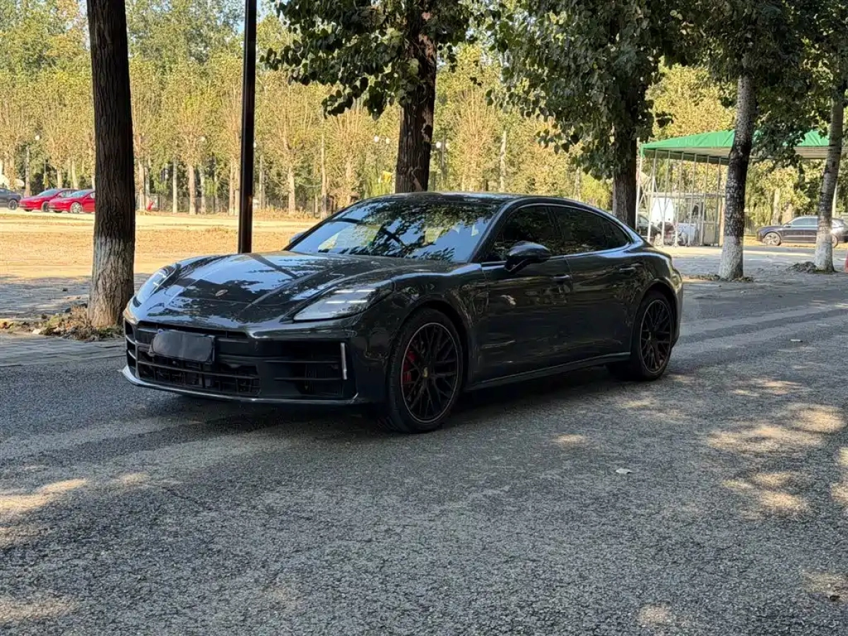 PORSCHE PANAMERA