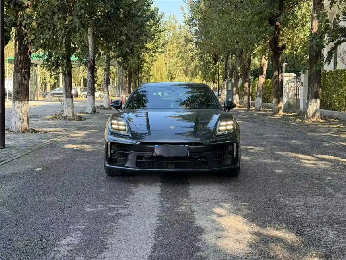 PORSCHE PANAMERA
