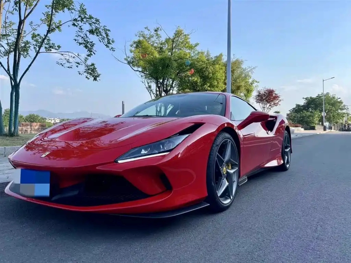 FERRARI F8