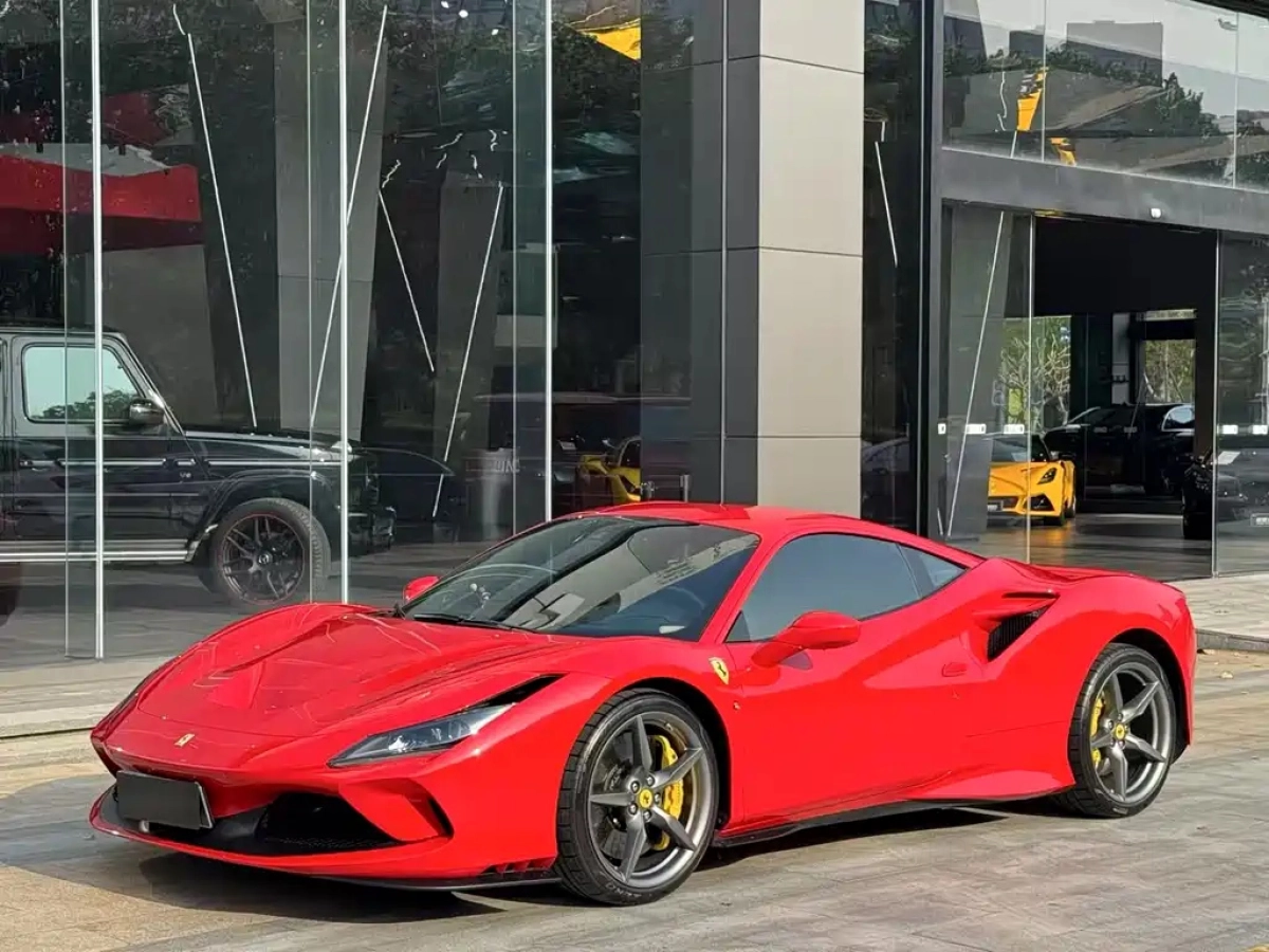 FERRARI F8