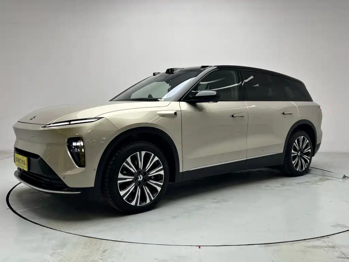 NIO ES8  2024