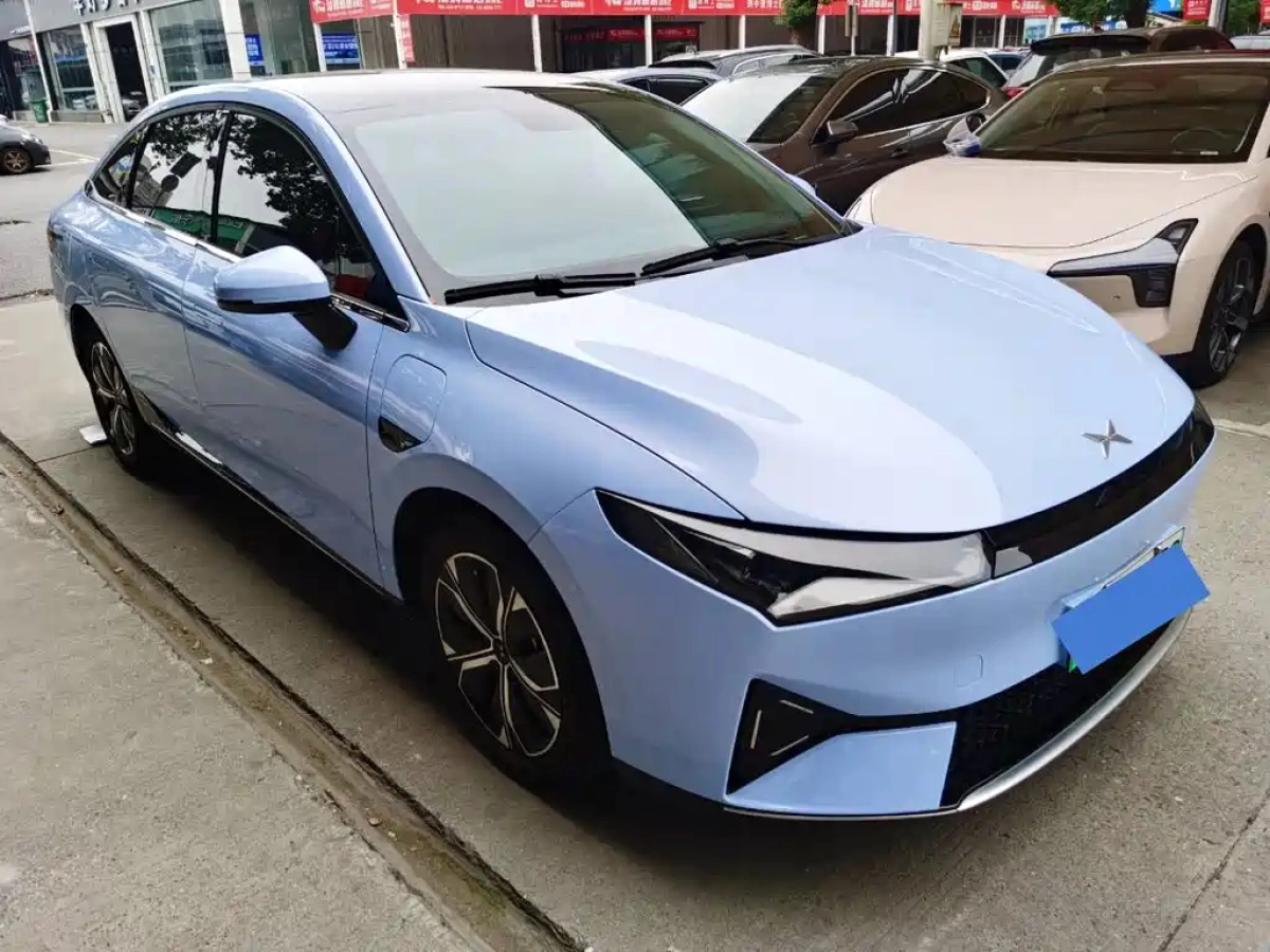 XPENG MOTORS P5  2022