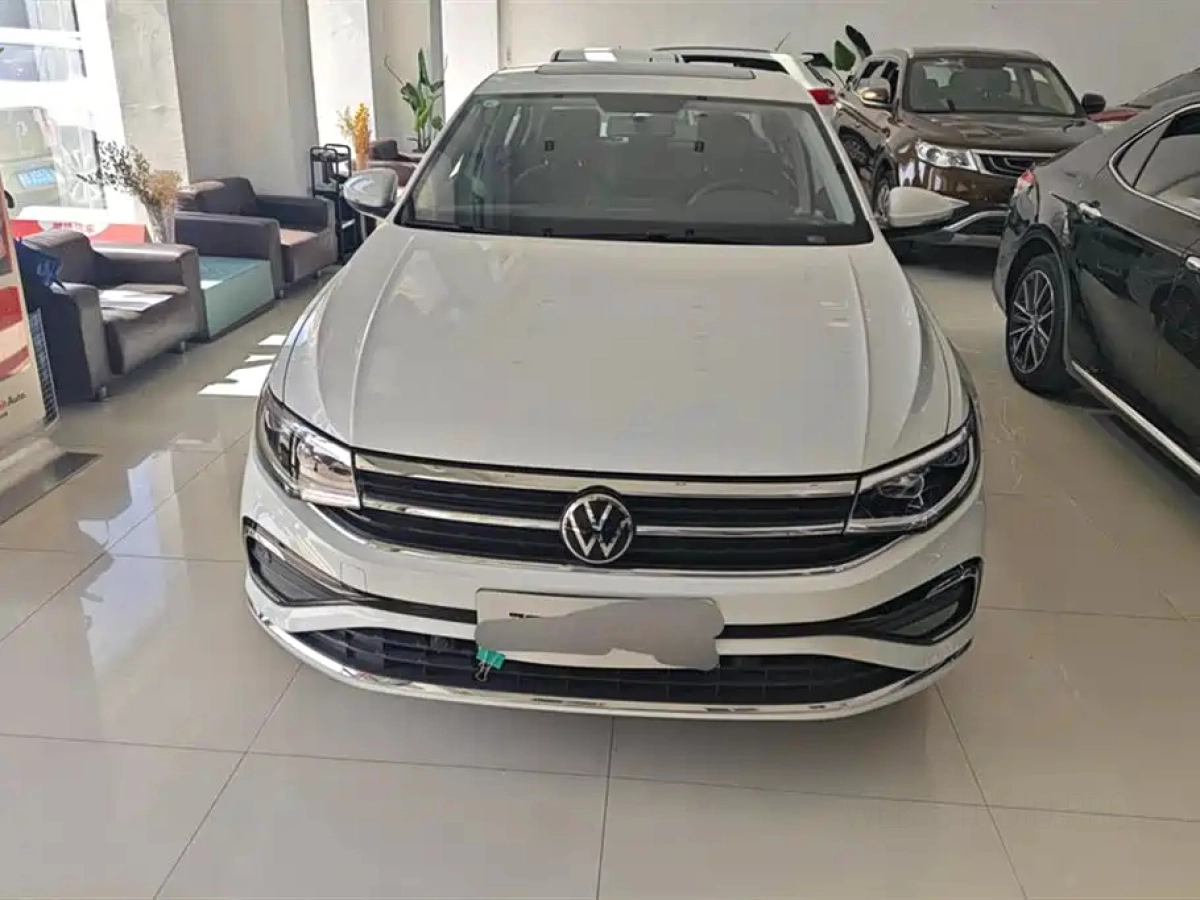 VOLKSWAGEN BORA