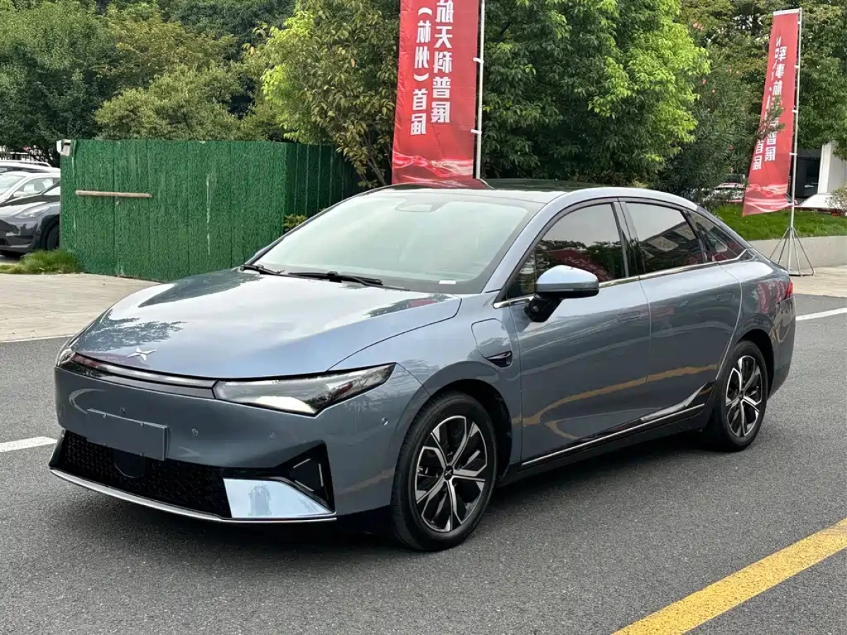 XPENG MOTORS P5  2022