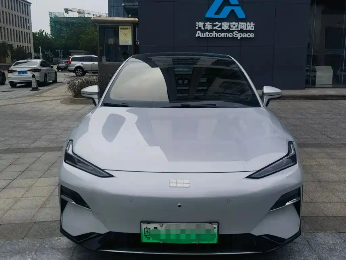 GEELY GALAXY GALAXY E8  2025