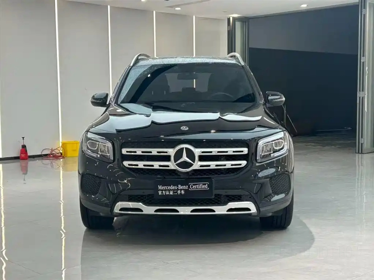MERCEDES BENZ GLB