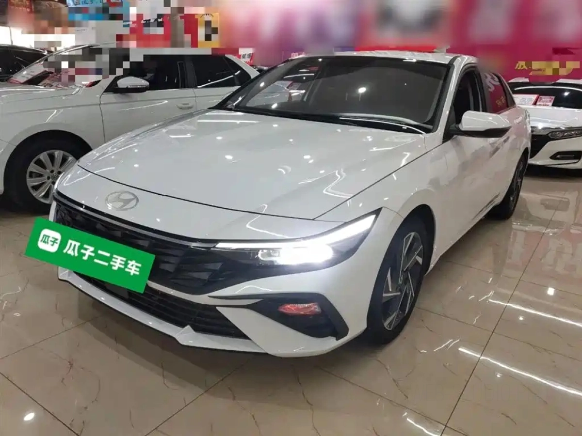 HYUNDAI ELANTRA  2025