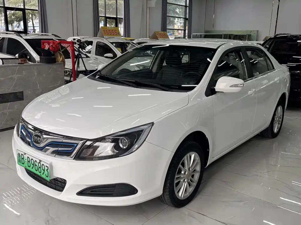 BYD E5