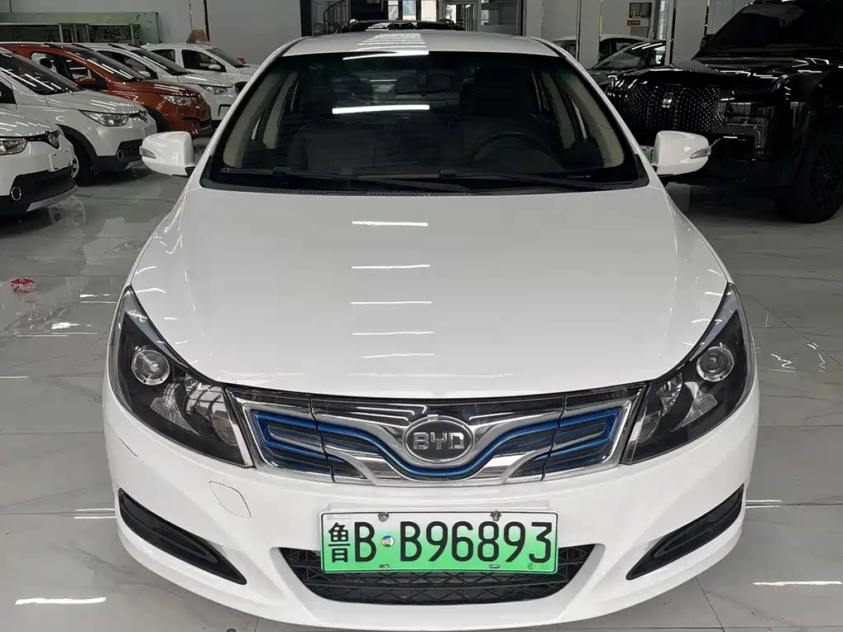 BYD E5