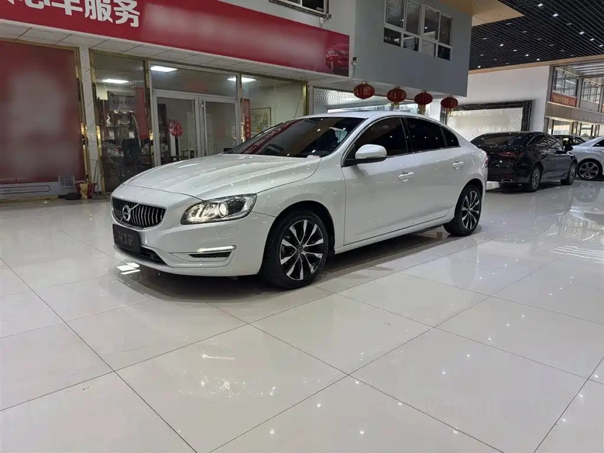VOLVO S60  2020