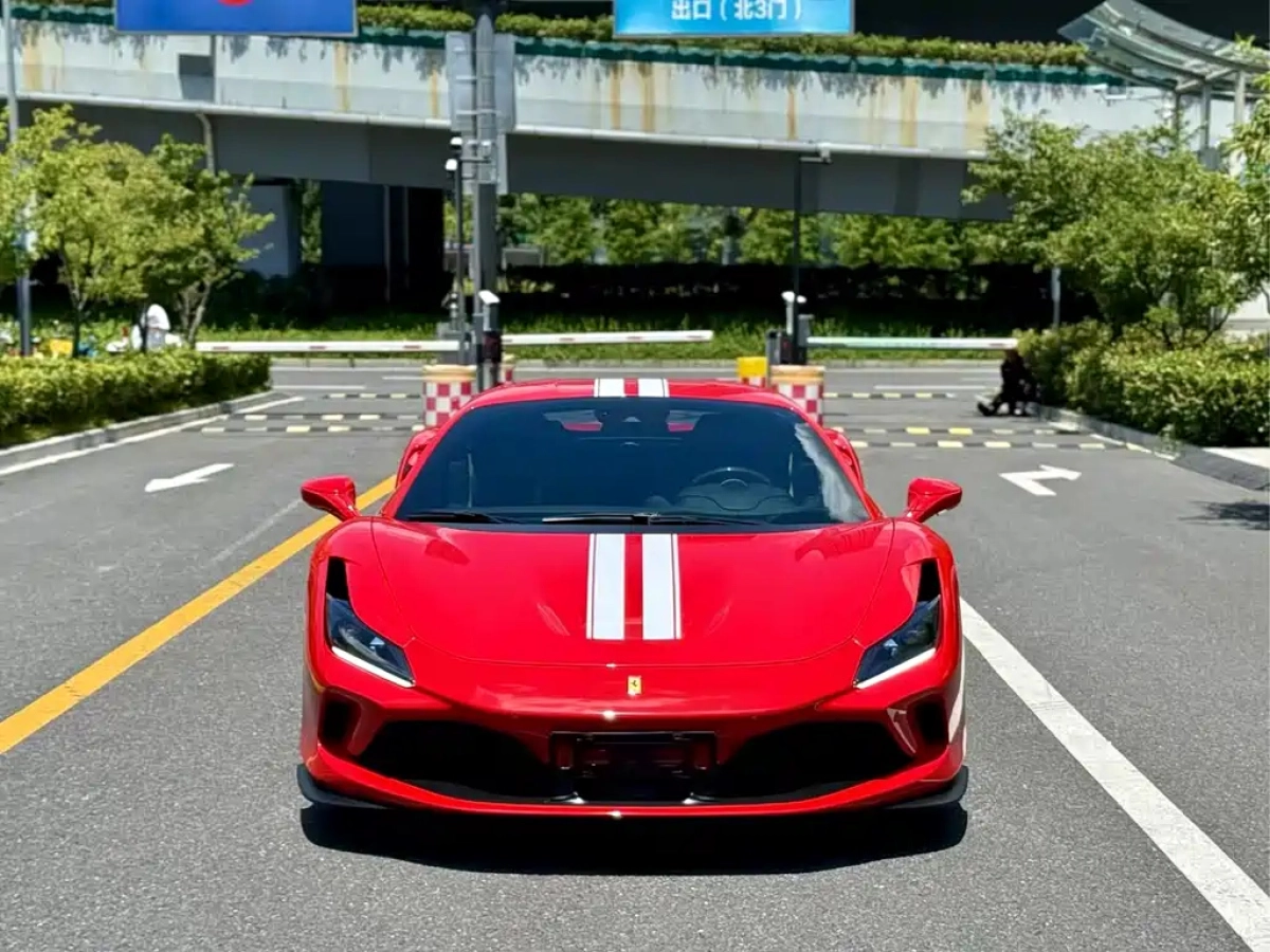 FERRARI F8