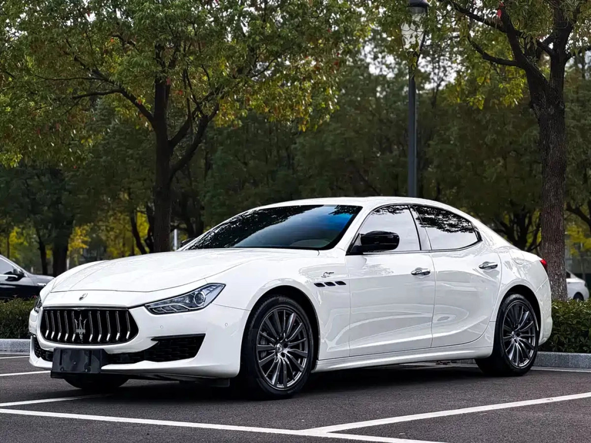 MASERATI GHIBLI