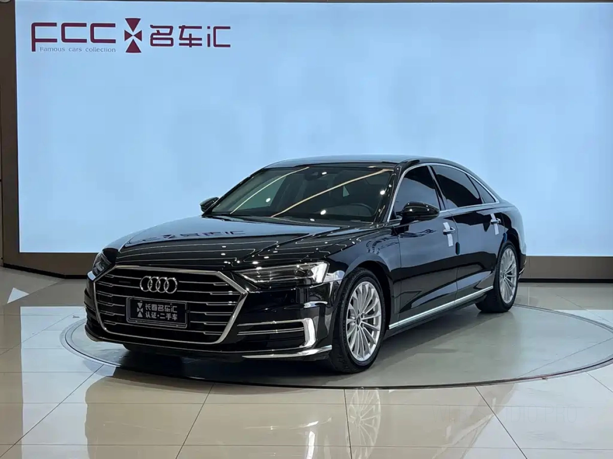 AUDI A8  2022