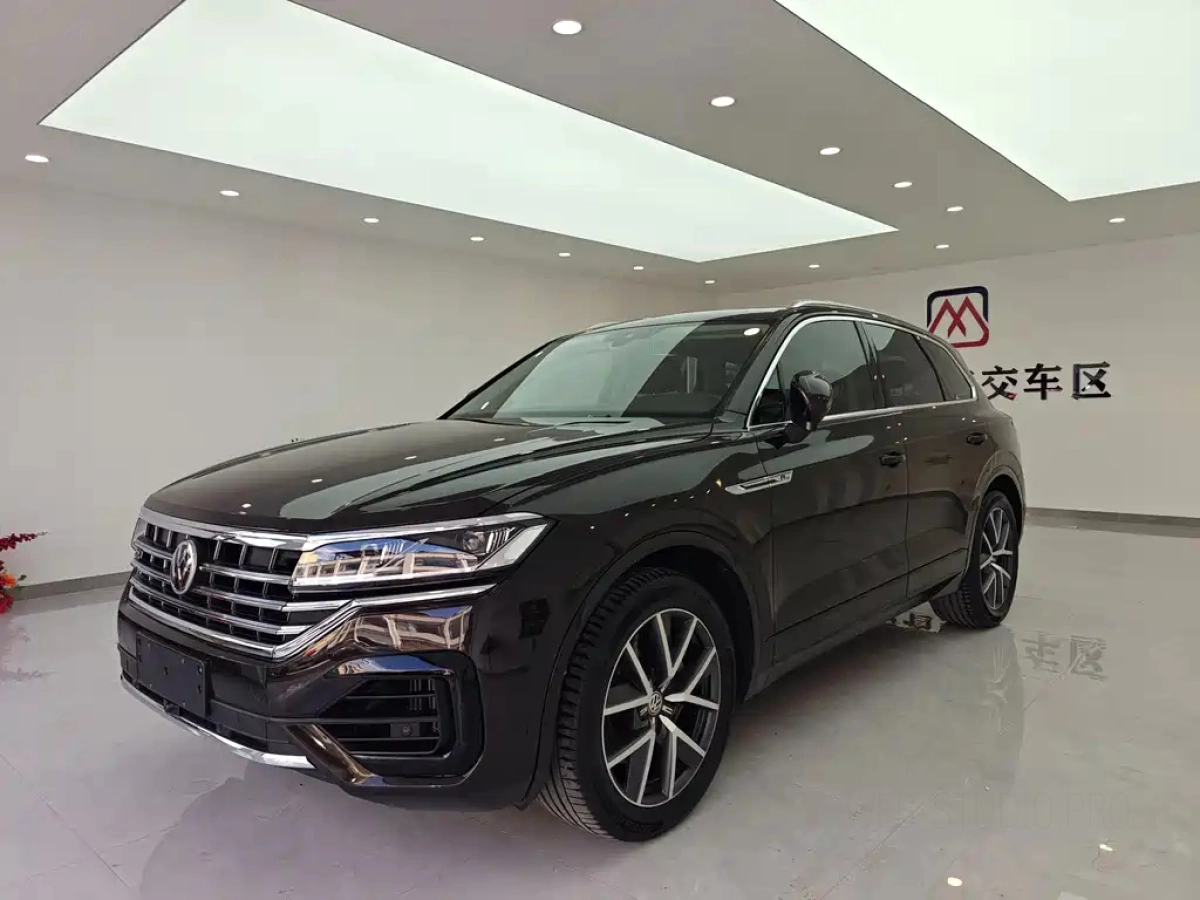 VOLKSWAGEN TOUAREG
