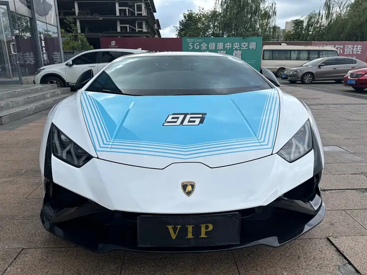 LAMBORGHINI HURACAN