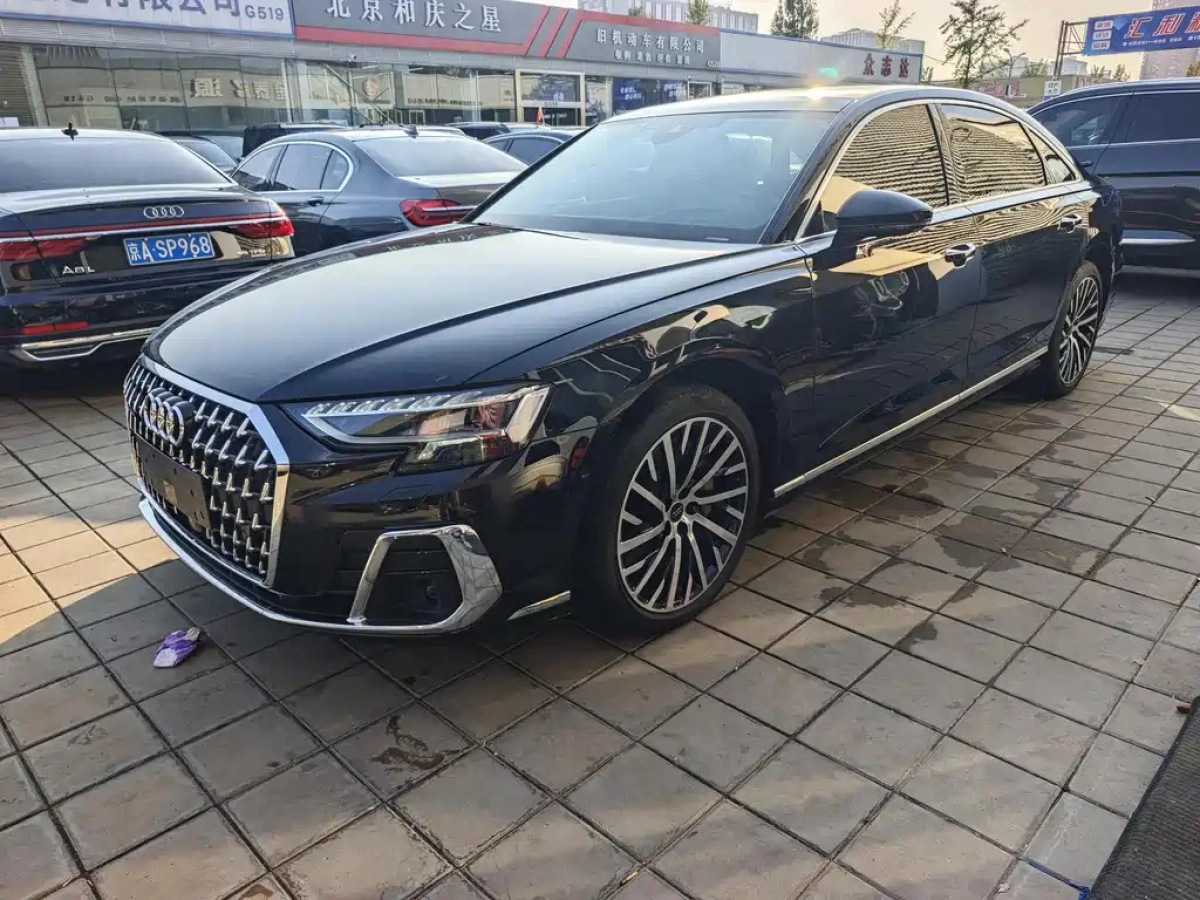 AUDI A8  2023