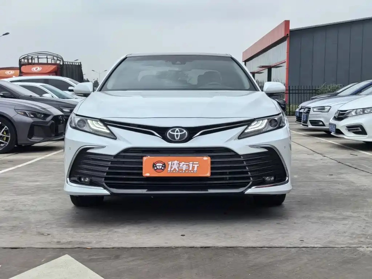 TOYOTA CAMRY