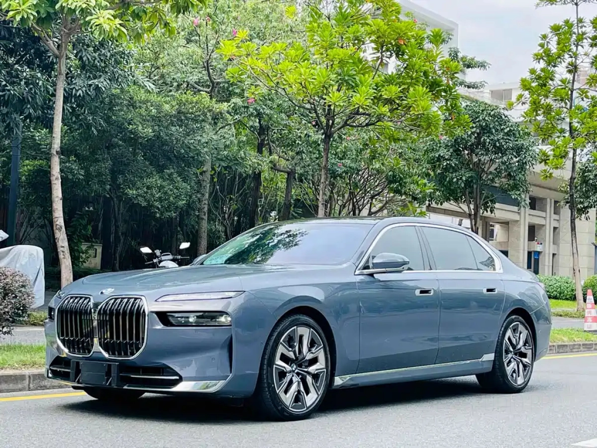 BMW 7-SERIES  2024