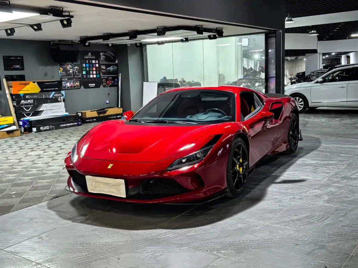 FERRARI F8