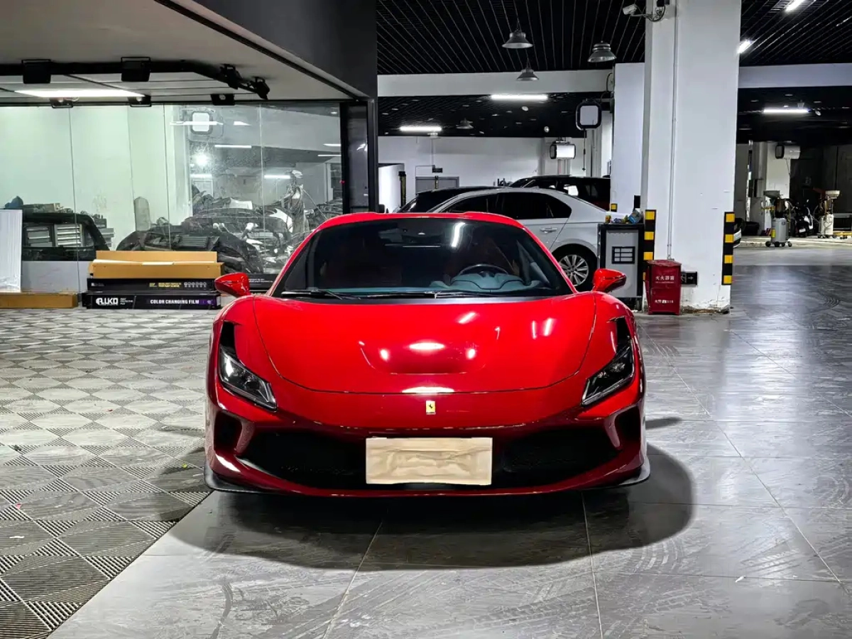 FERRARI F8
