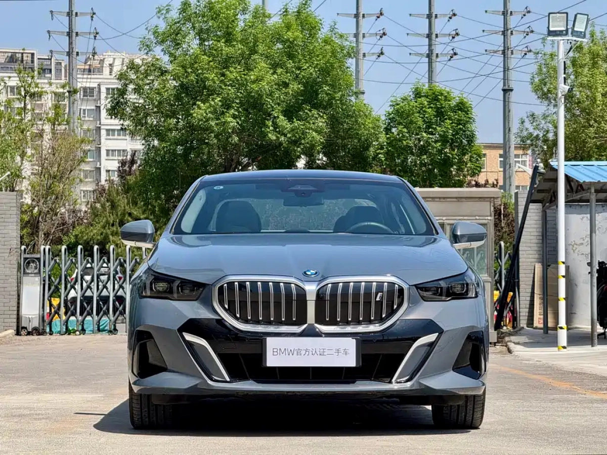 BMW I5