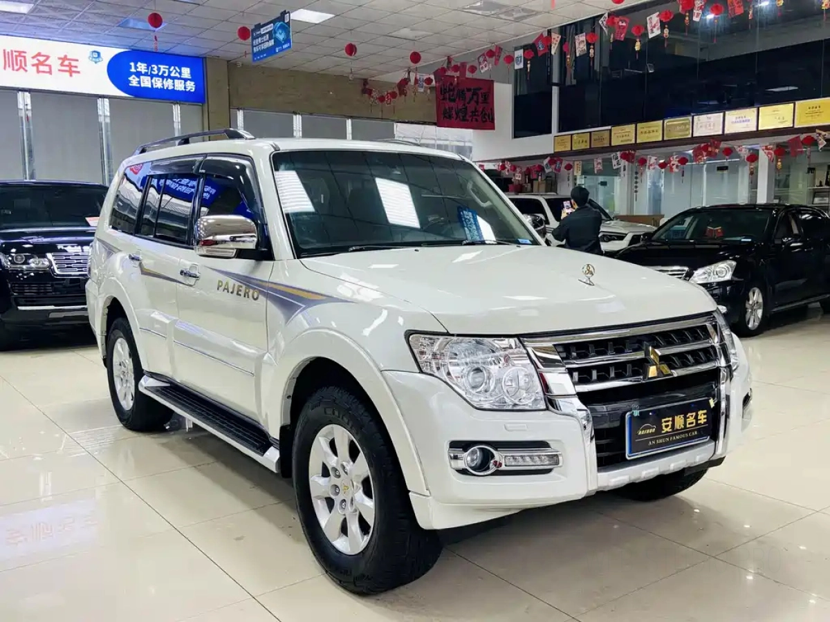 MITSUBISHI PAJERO IMPORT
