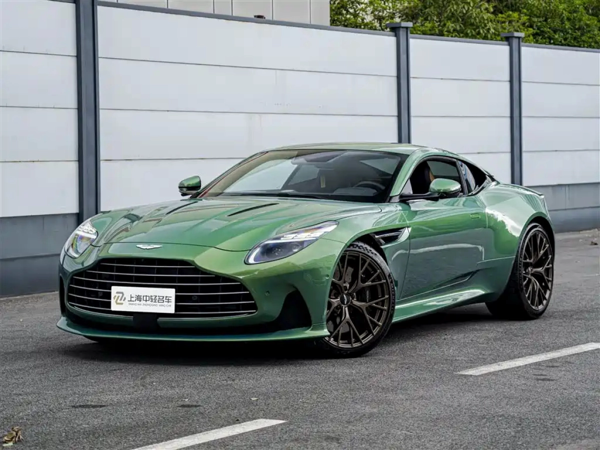ASTON MARTIN DB12  2025