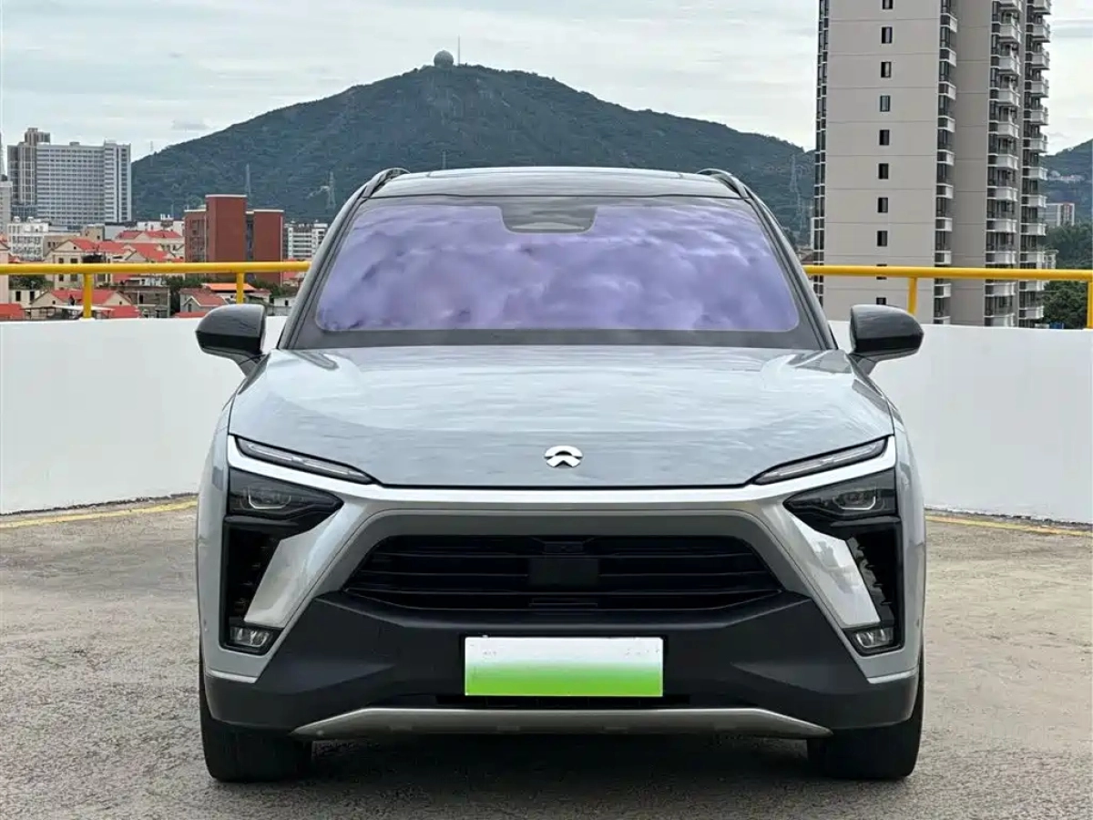 NIO ES8