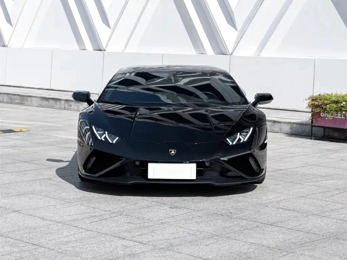 LAMBORGHINI HURACAN