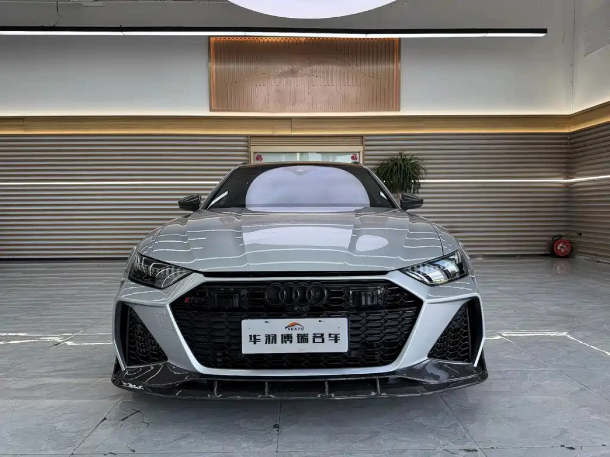 AUDI RS 6