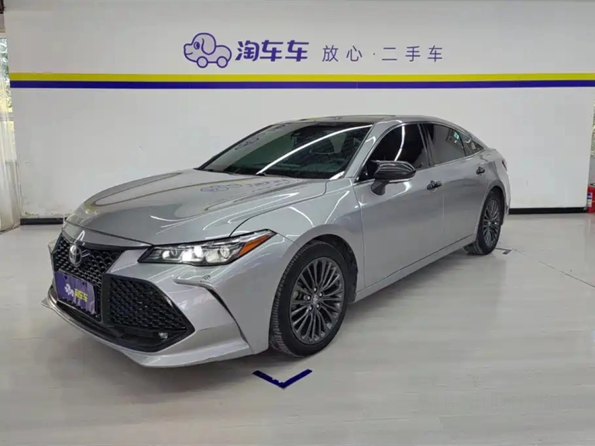 TOYOTA AVALON  2020