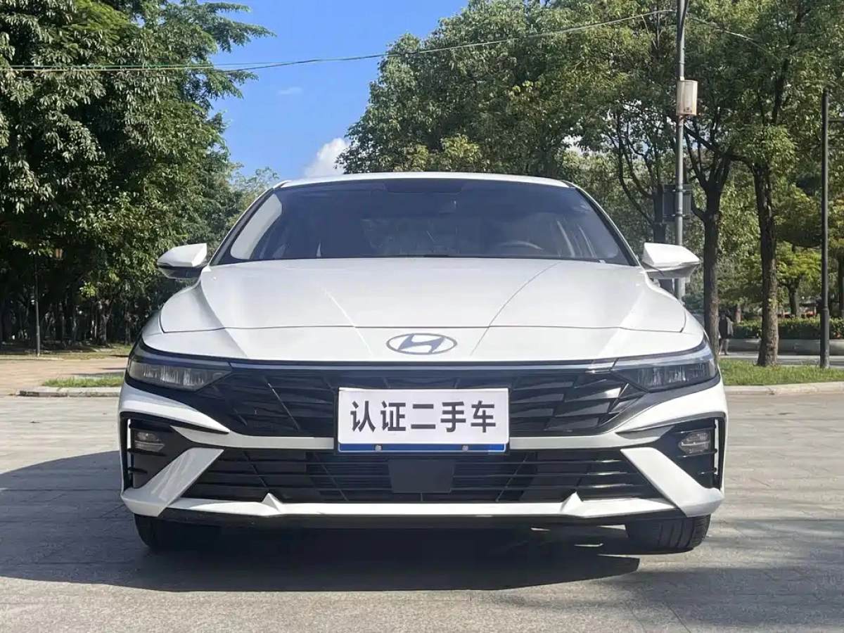HYUNDAI ELANTRA