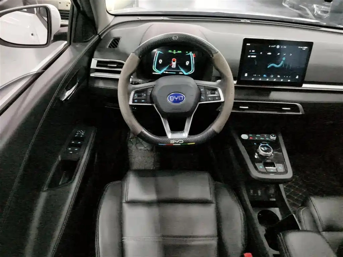 BYD E2