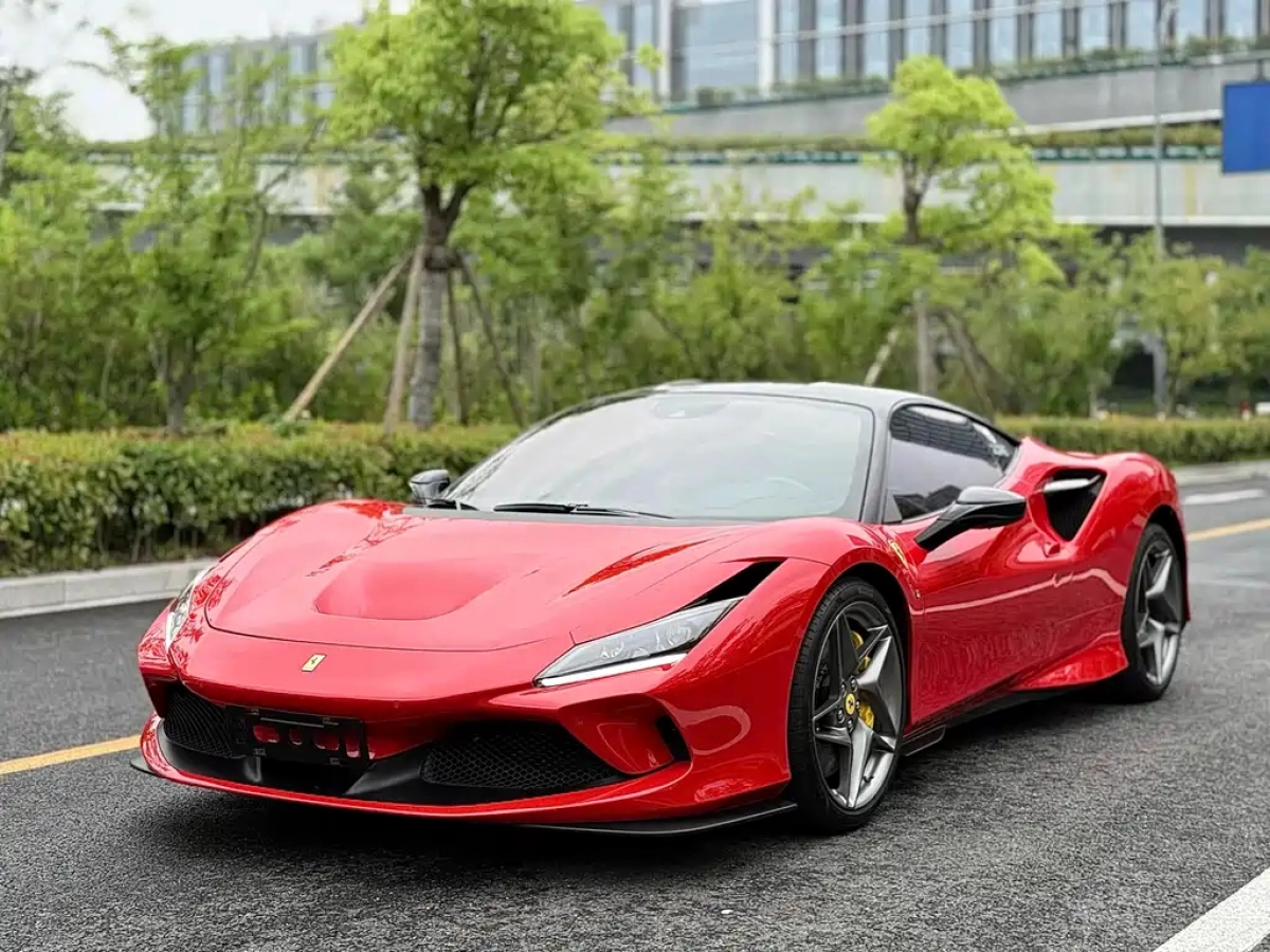 FERRARI F8