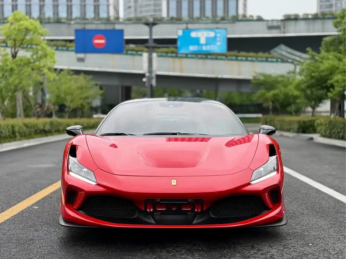 FERRARI F8