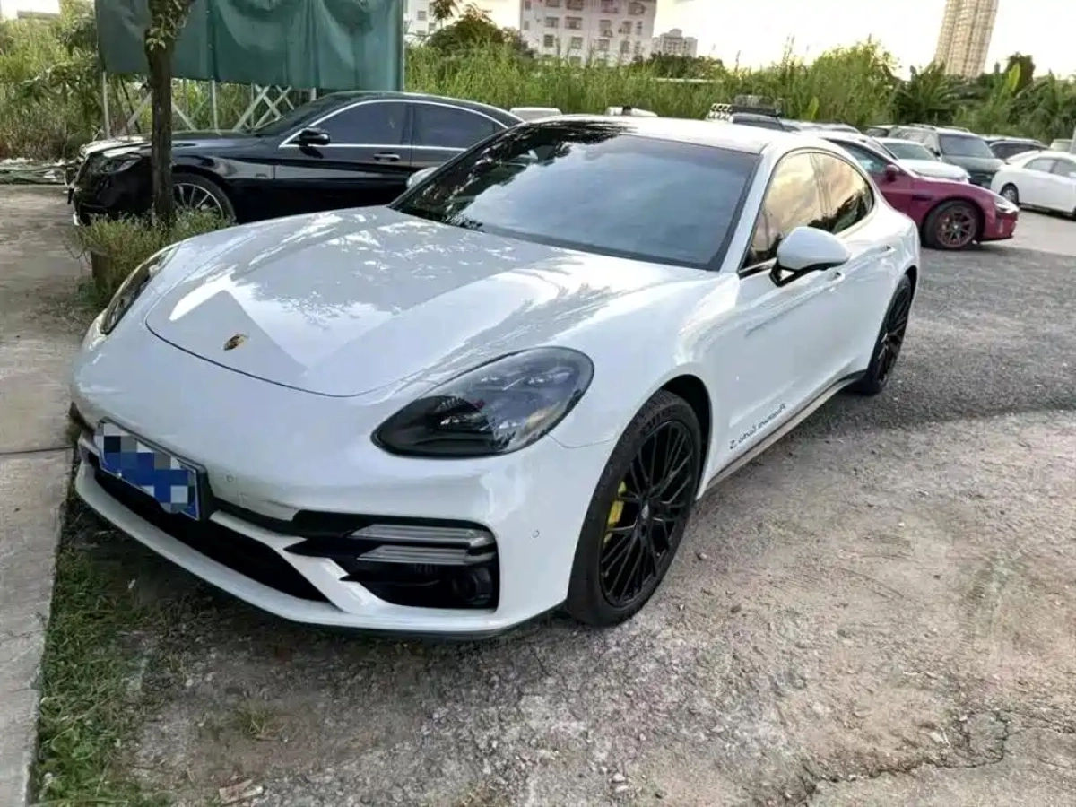PORSCHE PANAMERA