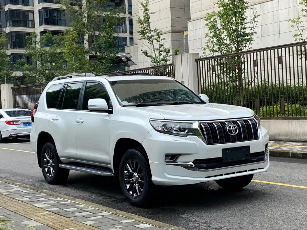 TOYOTA PRADO
