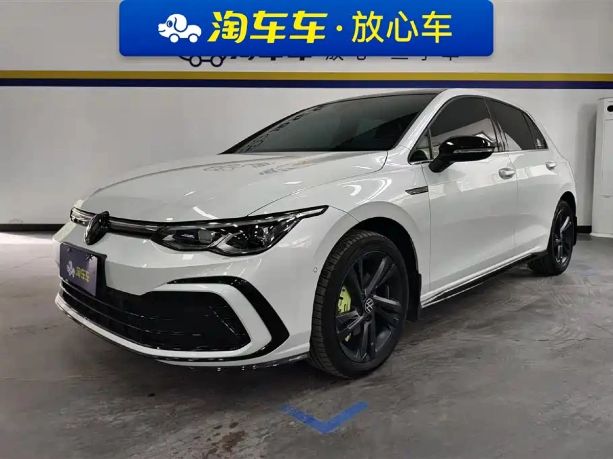 VOLKSWAGEN GOLF  2023