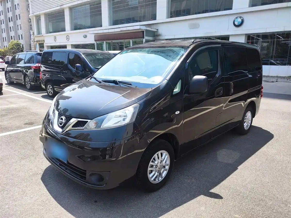NISSAN NV200  2019