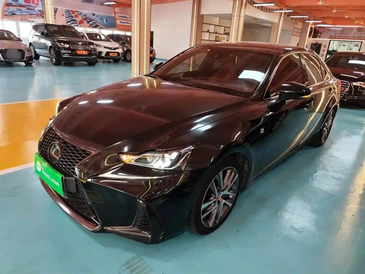 LEXUS IS