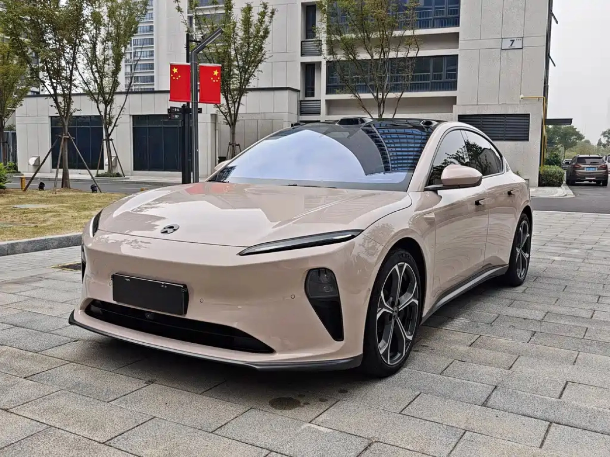NIO ET5