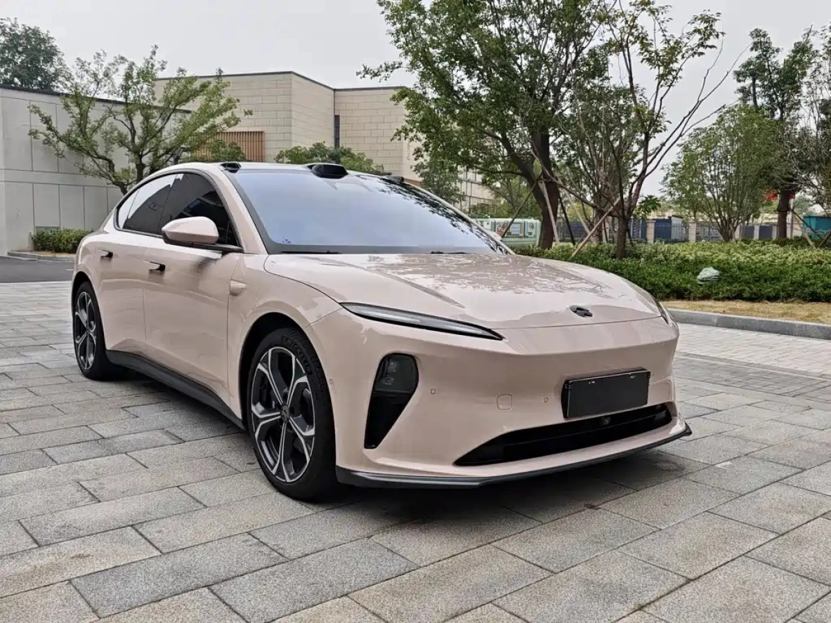 NIO ET5