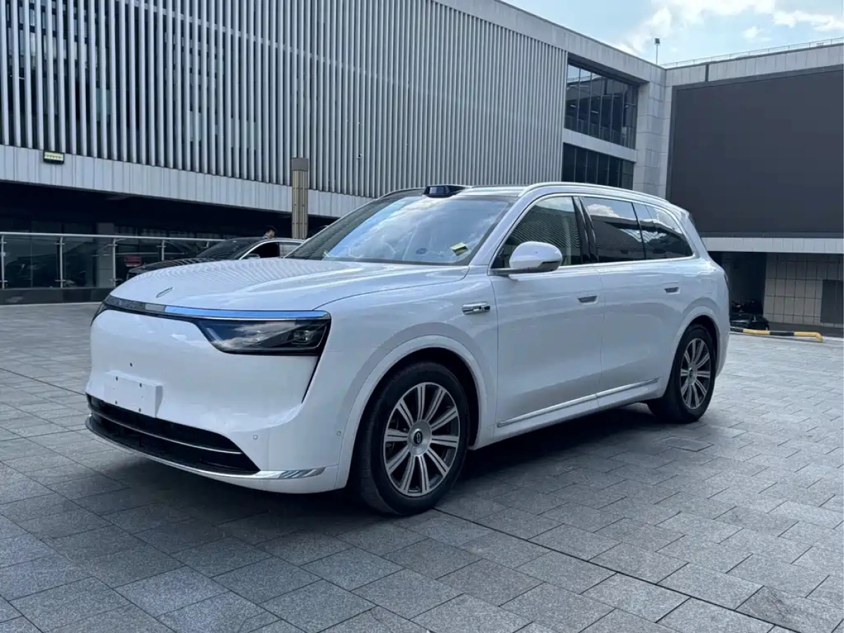 HUAWEI HARMON AITO M8  2025