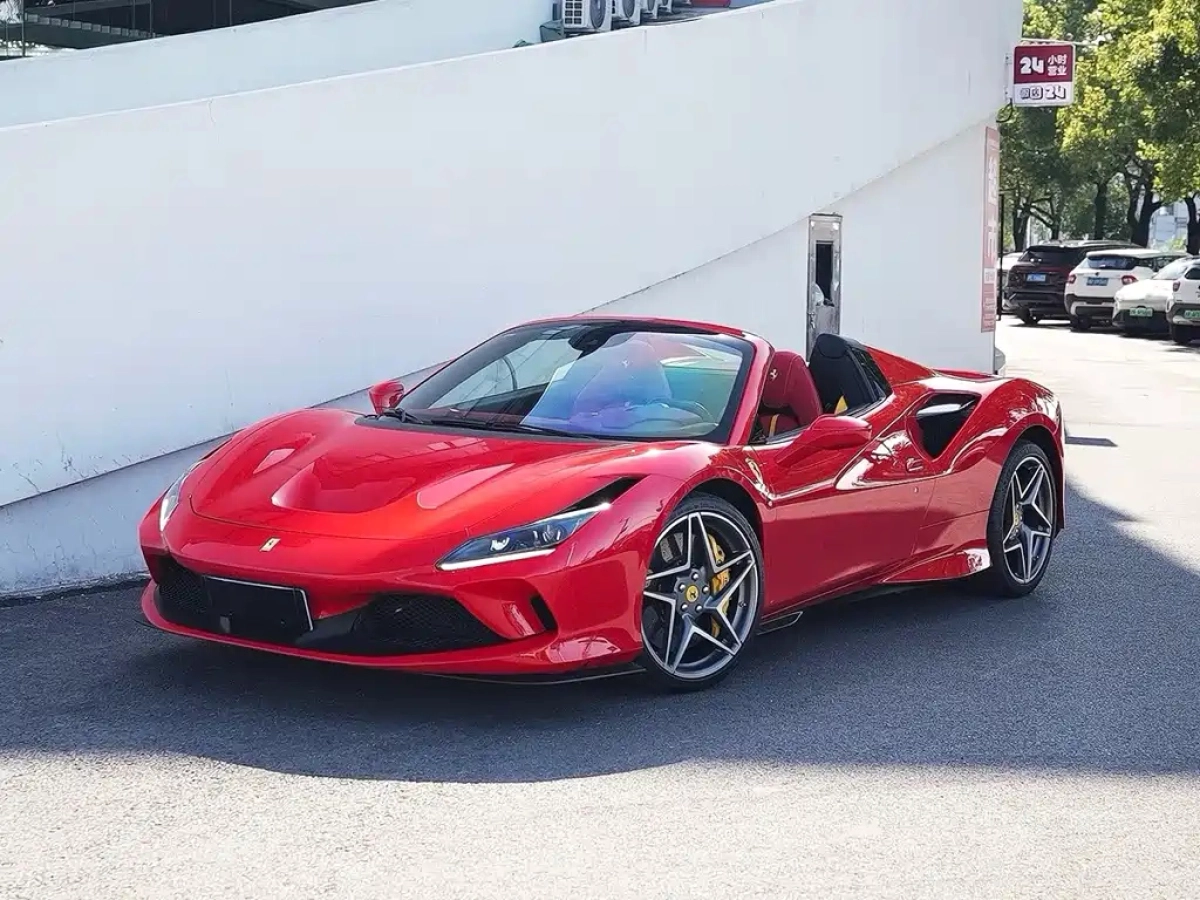 FERRARI F8