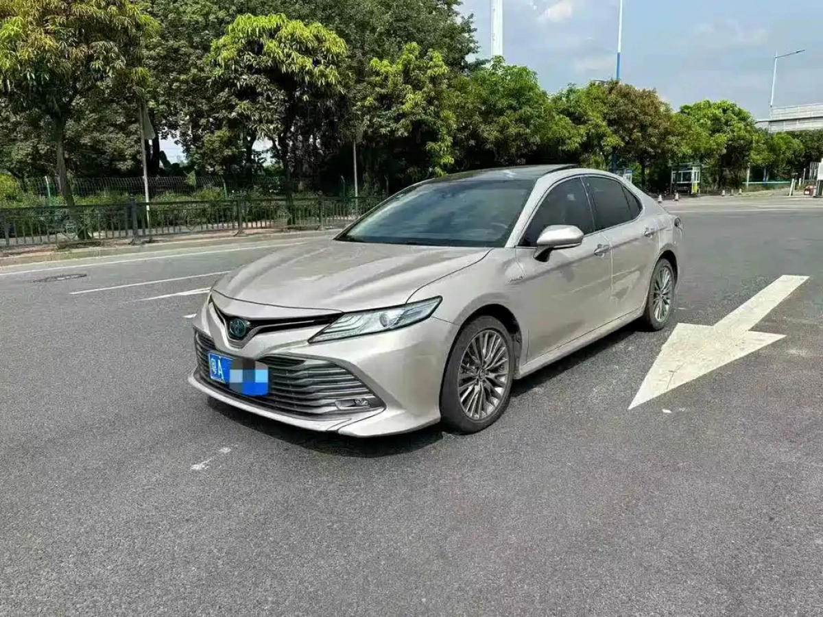 TOYOTA CAMRY  2020