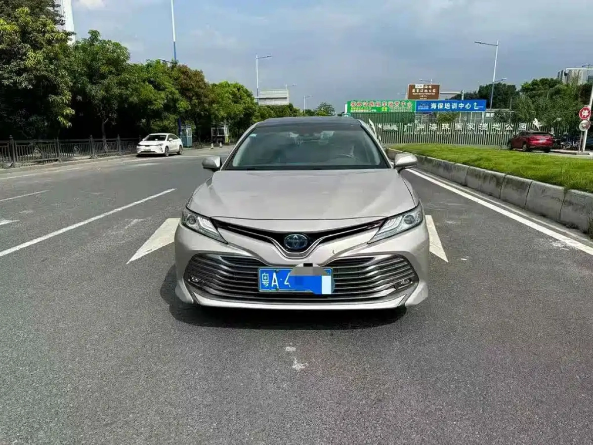 TOYOTA CAMRY