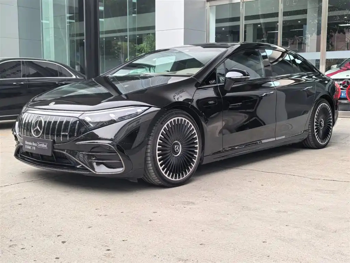 MERCEDES BENZ EQS AMG  2024