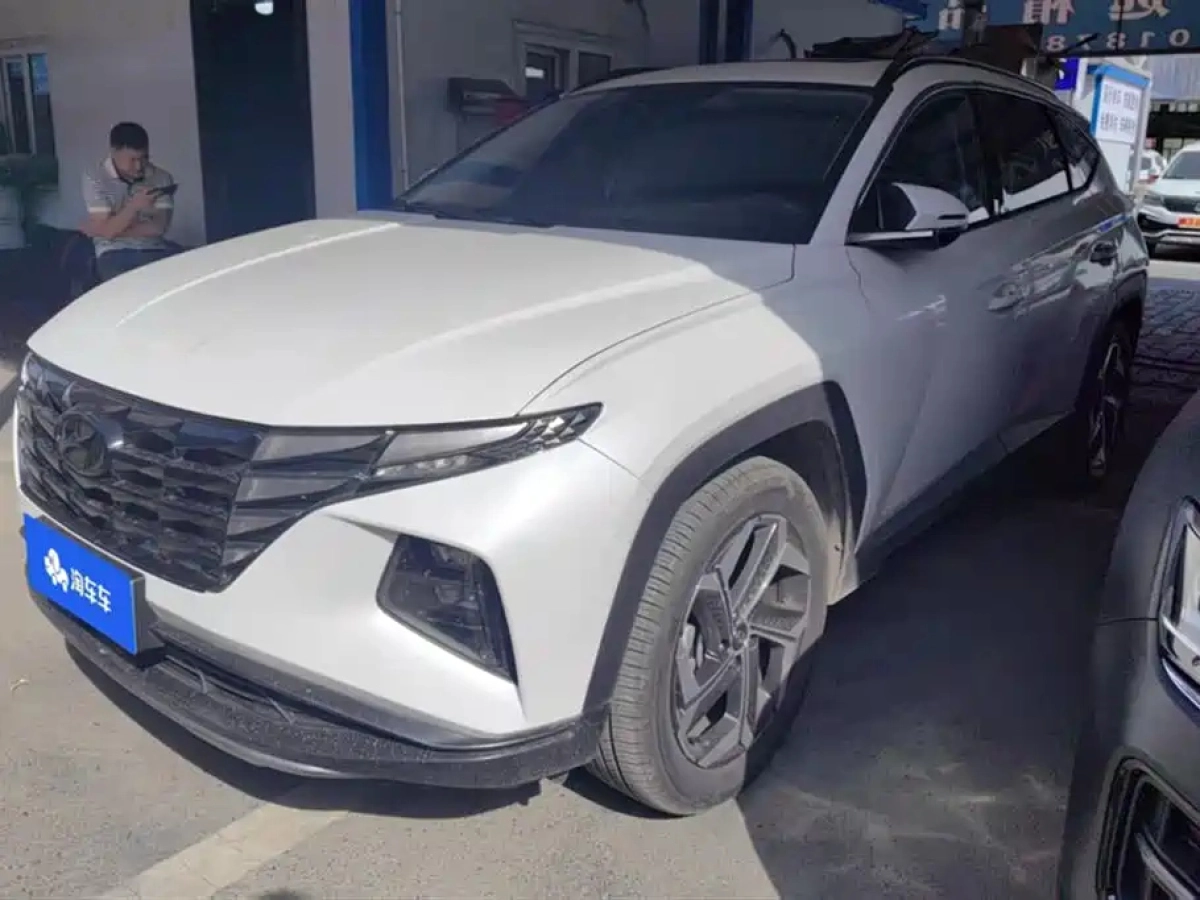 HYUNDAI TUCSON  2024